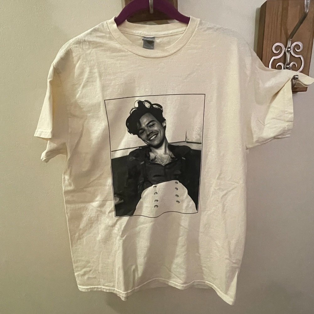 Harry Styles LOVE ON TOUR shirt NWT🐇